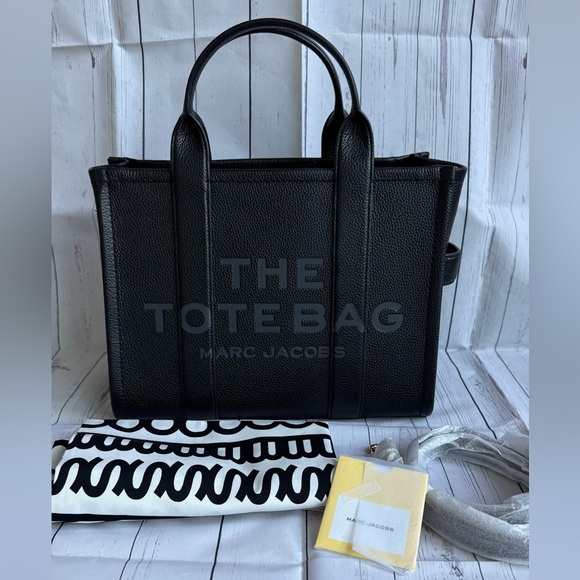 NWT - Marc Jacobs The Leather Medium Tote Bag - Black - Picture 1 of 8